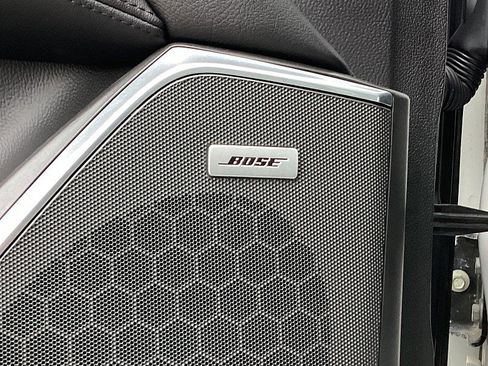 Used 2020 Cadillac Escalade Luxury image 11