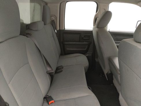 Used 2017 RAM 1500 Express RWD image 19