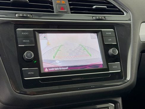 Used 2022 Volkswagen Tiguan S image 17