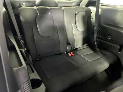Used 2022 Ford Explorer XLT AWD/4WD image 25