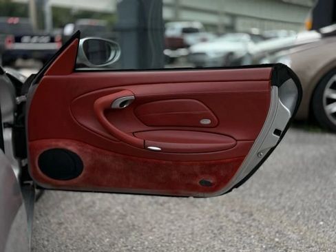 Used 2001 Porsche 911 Carrera 4 image 10