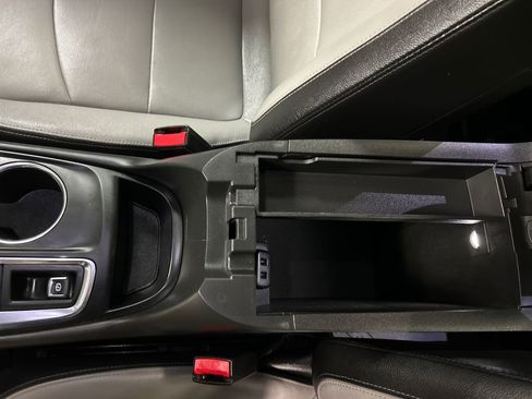 Used 2021 Chevrolet Equinox Premier image 21