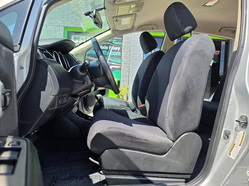 Used 2012 Nissan Versa Hatchback w/ SL Navigation Pkg FWD image 19