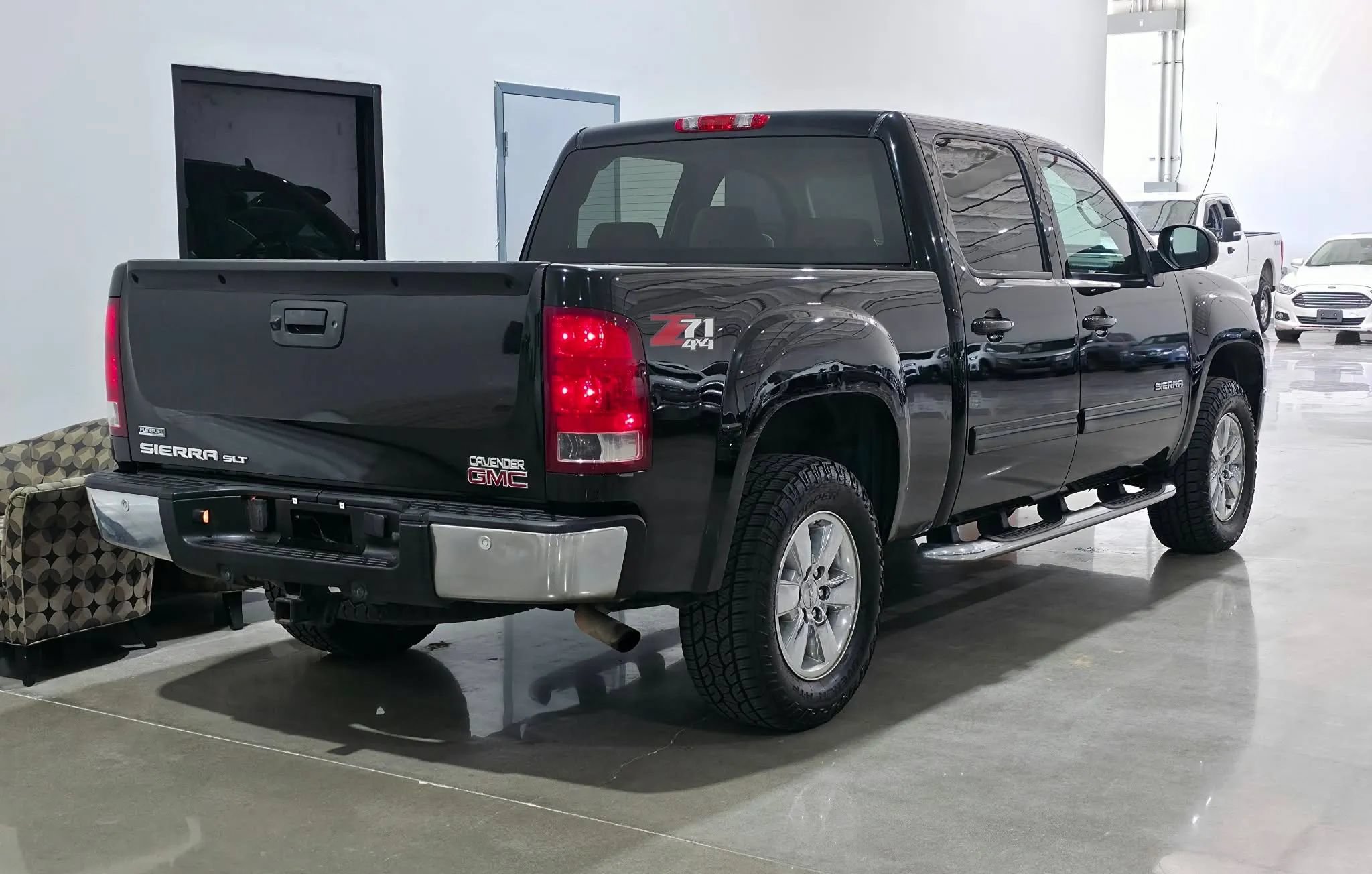 Used 2012 GMC Sierra 1500 SLT w/ SLT Convenience Package AWD/4WD image 3
