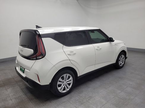 Used 2023 Kia Soul LX image 10