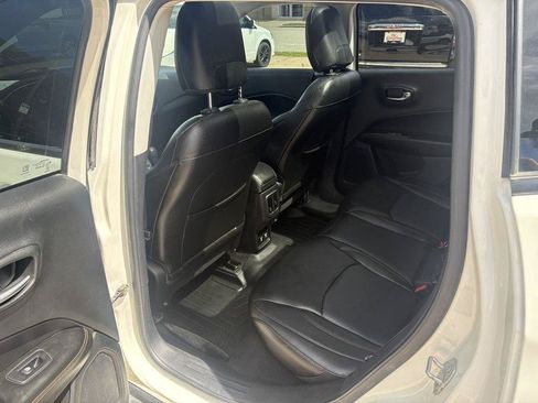 Used 2018 Jeep Compass Limited w/ Navigation Group AWD/4WD image 11