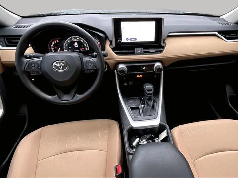 Used 2025 Toyota RAV4 XLE FWD image 15