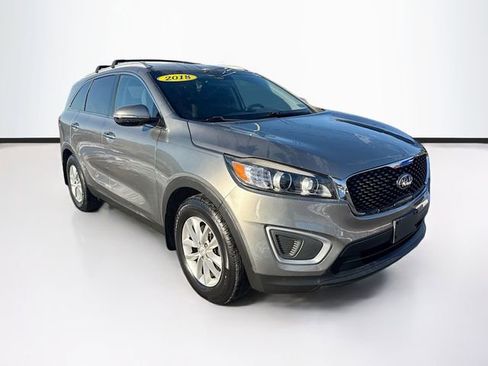 Used 2018 Kia Sorento LX image 1