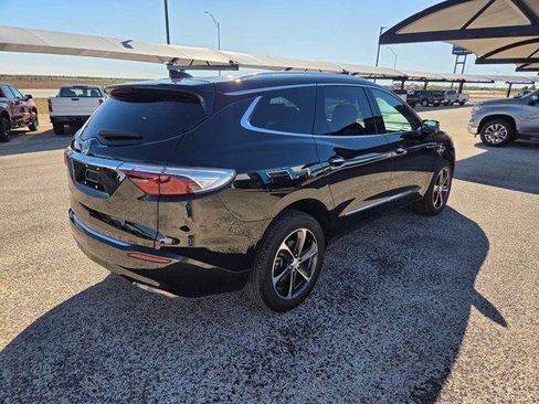 Used 2022 Buick Enclave Essence w/ Sport Touring Edition image 5