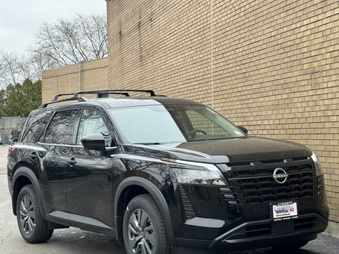 New 2026 Nissan Pathfinder SV image 2