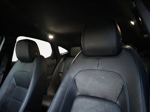 Used 2020 Jaguar E-PACE R-Dynamic S image 8