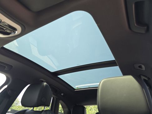 New 2025 Porsche Macan image 13