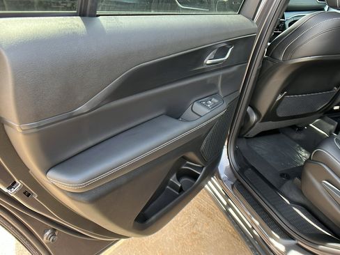 New 2025 Jeep Grand Cherokee L Altitude image 17