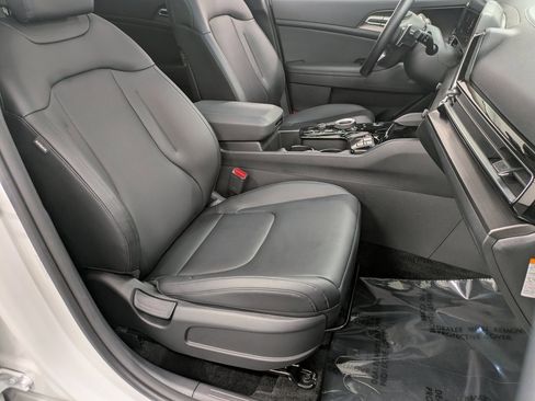 Used 2025 Kia Sportage EX w/ EX Premium Package image 28