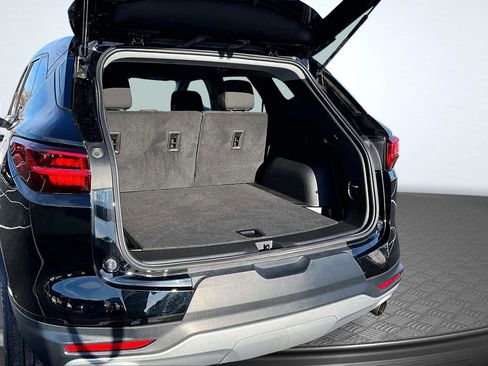 Used 2023 Chevrolet Blazer LT w/ Driver Confidence Package image 5