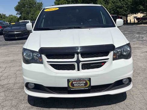 Used 2019 Dodge Grand Caravan GT FWD image 3