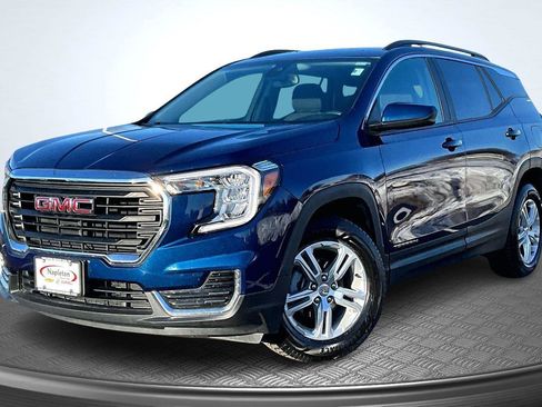 Used 2023 GMC Terrain SLE w/ Driver Convenience Package image 1