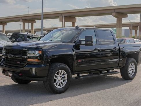 Used 2018 Chevrolet Silverado 1500 LT w/ Texas Edition AWD/4WD image 19