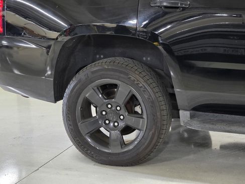 Used 2017 Chevrolet Tahoe LT w/ LT Midnight Edition image 9