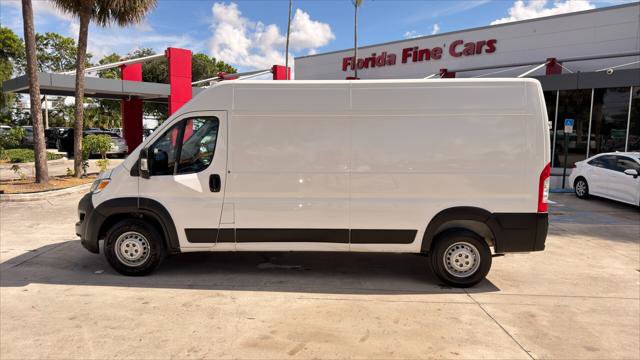 Used 2025 RAM ProMaster 2500 w/ Convenience Group FWD image 3