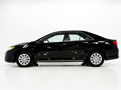 Used 2013 Toyota Camry LE image 23