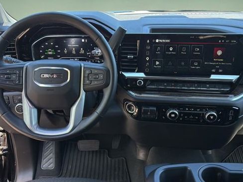 Used 2025 GMC Sierra 1500 Elevation image 10
