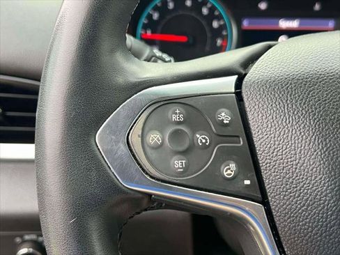 Used 2023 Chevrolet Traverse LT image 20