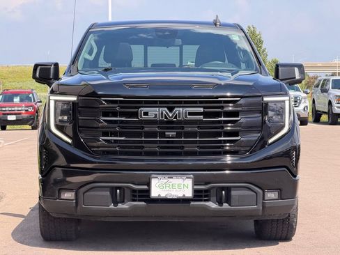 Used 2022 GMC Sierra 1500 Elevation w/ Elevation Premium Package AWD/4WD image 6