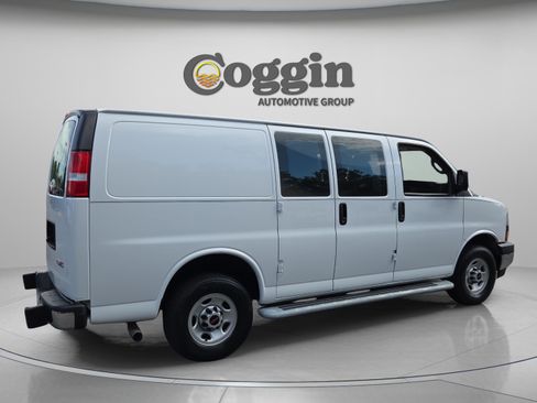 Used 2024 GMC Savana 2500 w/ Driver Convenience Package RWD image 5