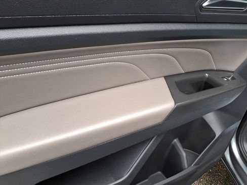 Used 2022 Volkswagen Atlas SE image 16