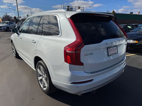 Used 2020 Volvo XC90 T6 Momentum image 10