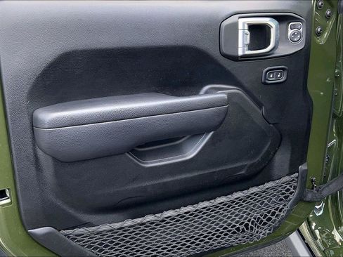 Used 2022 Jeep Wrangler Sport AWD/4WD image 15