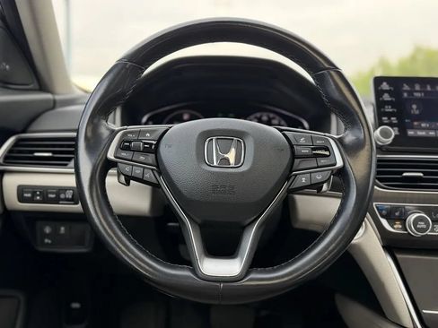 Used 2020 Honda Accord Touring image 14