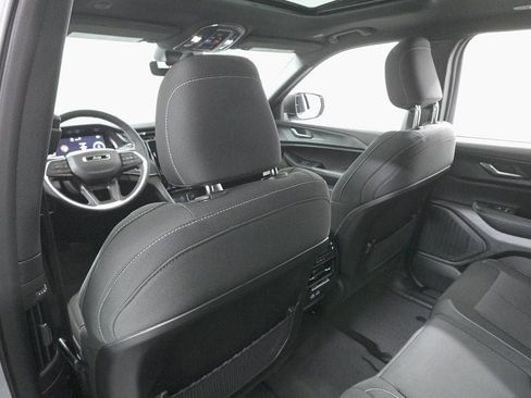 Used 2025 Jeep Grand Cherokee L Laredo w/ Luxury Tech Group I AWD/4WD image 29
