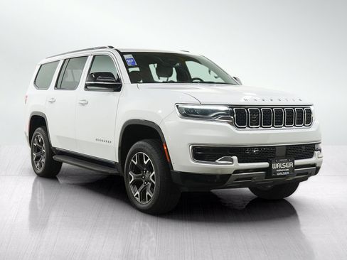 Used 2023 Jeep Wagoneer Series III w/ Preferred Equipment Group AWD/4WD image 7