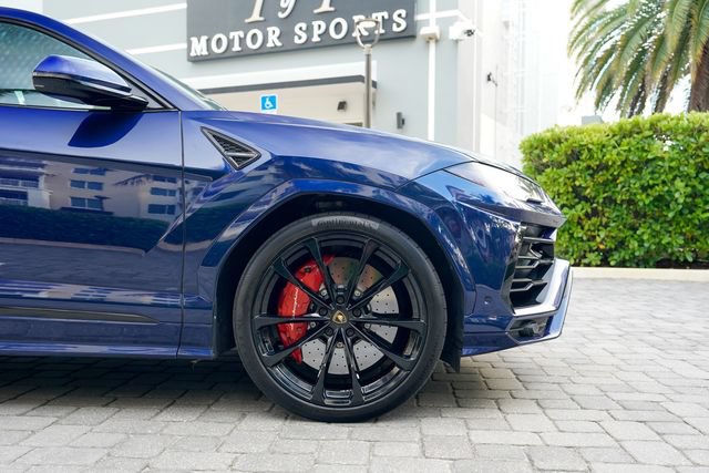 Used 2022 Lamborghini Urus AWD/4WD image 34