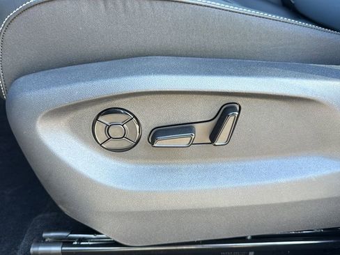 New 2026 Volkswagen Tiguan SE R-Line image 26