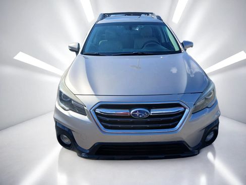 Used 2018 Subaru Outback 2.5i Limited AWD/4WD image 3