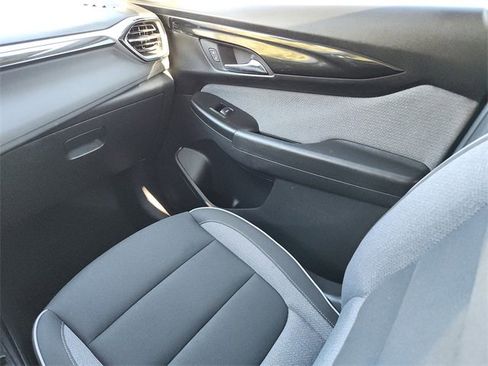 Used 2024 Chevrolet TrailBlazer LT w/ LT Cold Weather Package image 18