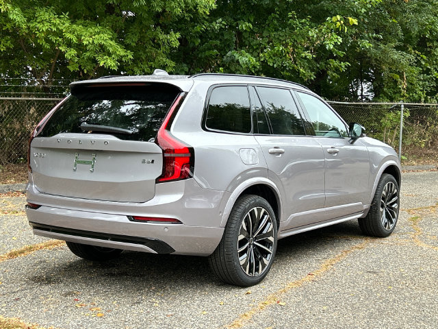 Used 2026 Volvo XC90 B6 Ultra w/ Protection Package Premier AWD/4WD image 2