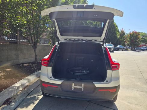 Used 2023 Volvo XC40 Recharge Ultimate AWD/4WD image 5
