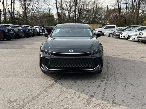 Used 2023 Toyota Crown XLE image 10