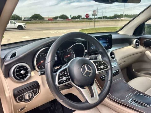 Used 2022 Mercedes-Benz GLC 300 4MATIC image 15