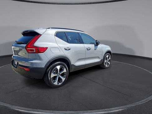 Certified 2026 Volvo XC40 B5 Plus AWD/4WD image 7