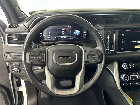 Used 2022 GMC Yukon XL Denali w/ Advanced Technology Package image 14