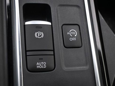 Used 2023 Nissan Pathfinder Platinum image 36