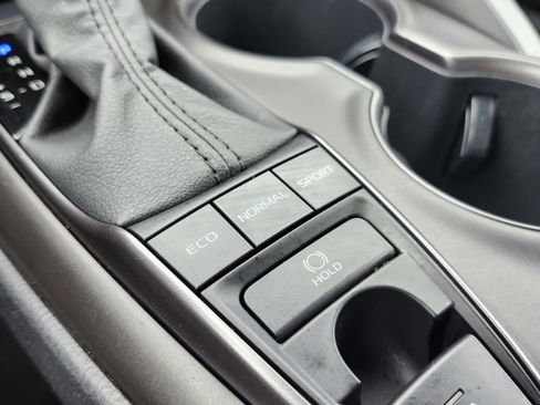 Used 2023 Toyota Camry SE w/ Convenience Package image 9