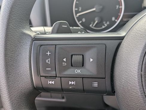 Used 2024 Nissan Rogue S AWD/4WD image 14