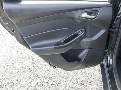 Used 2014 Ford Focus SE image 25