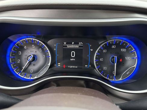 Used 2017 Chrysler Pacifica Touring image 25